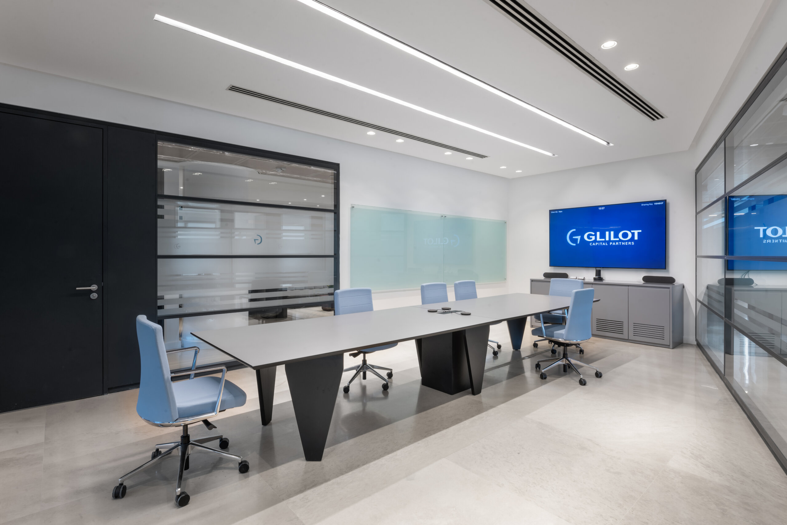 cron-chairkobe-meeting-table-5.jpg